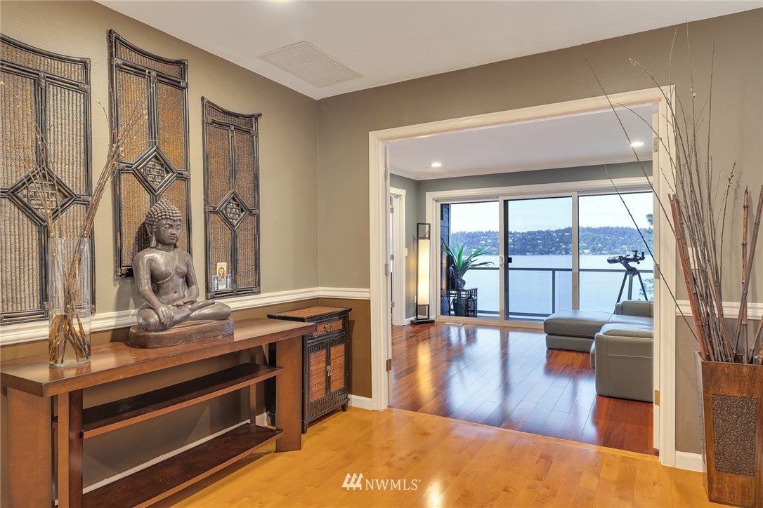 9844 Arrowsmith Avenue South Seattle, WA 98118 - Photo 9 of 36