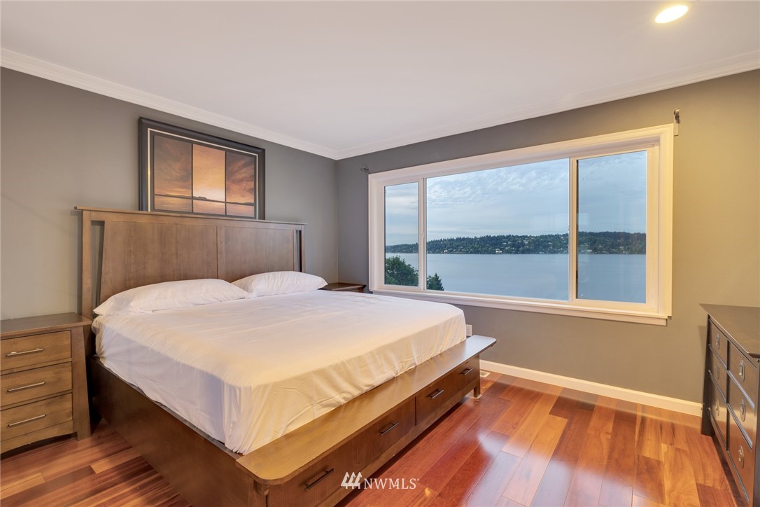 9844 Arrowsmith Avenue South Seattle, WA 98118 - Photo 10 of 36