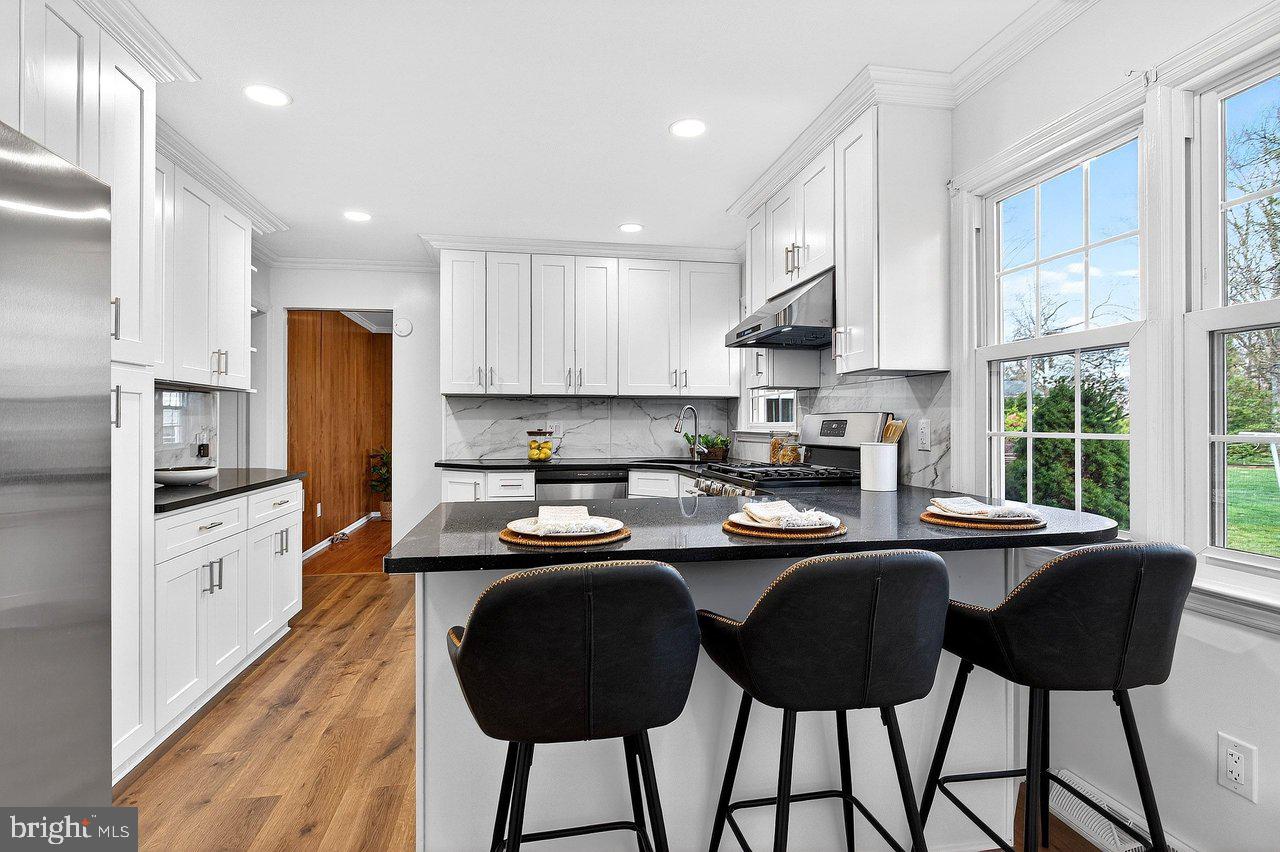 2 Springwood Drive Princeton Junction, NJ 08550 - Photo 14 of 38 Kitchen