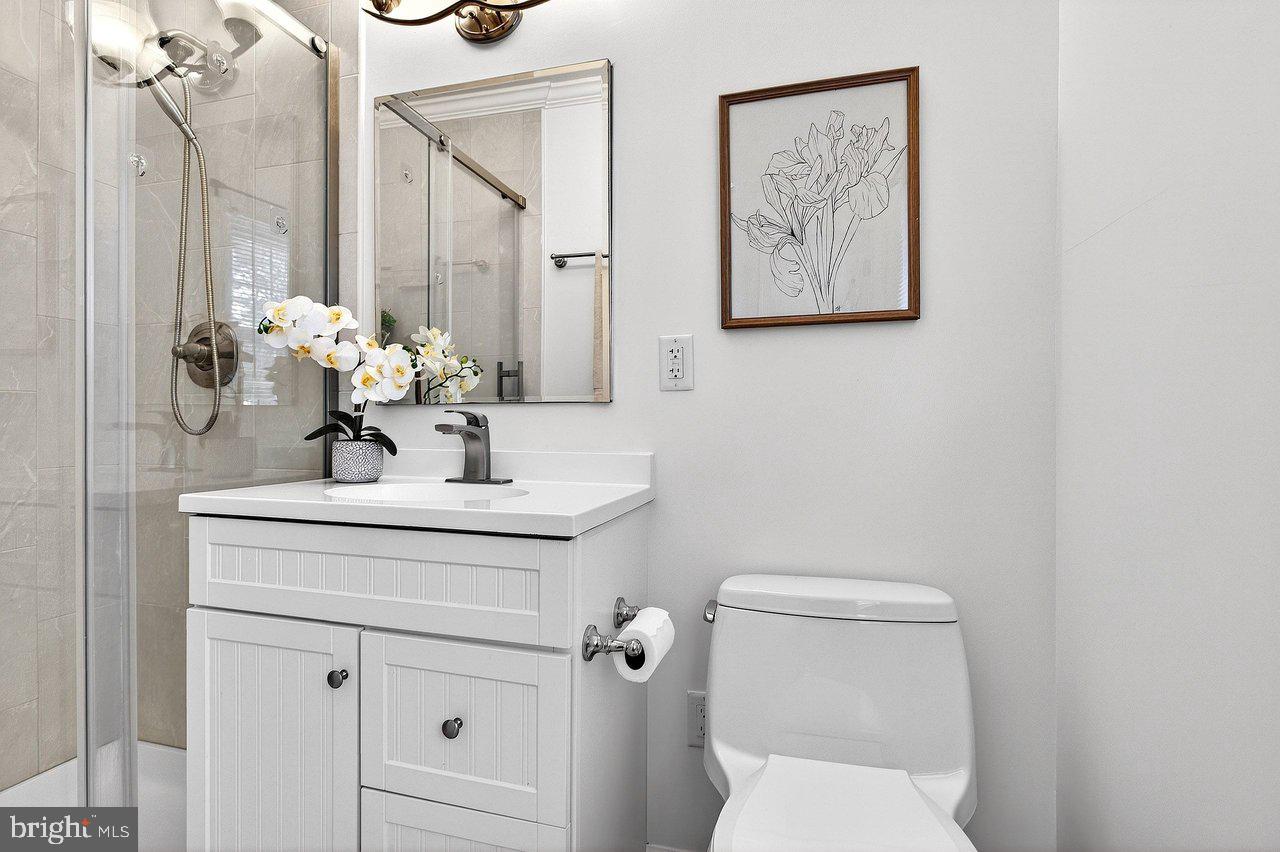 2 Springwood Drive Princeton Junction, NJ 08550 - Photo 23 of 38 Primary bathroom