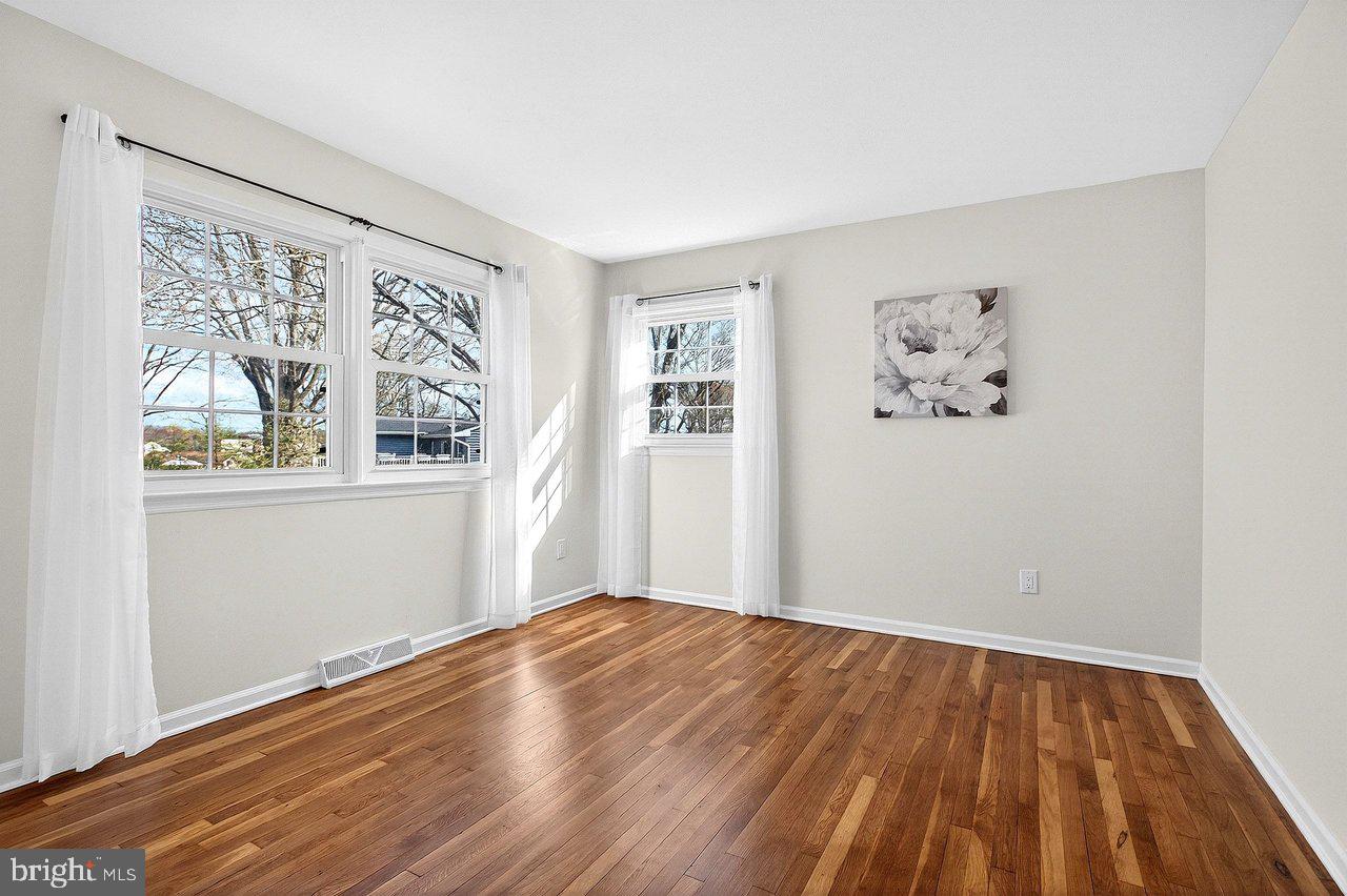 2 Springwood Drive Princeton Junction, NJ 08550 - Photo 27 of 38 Bedroom 3