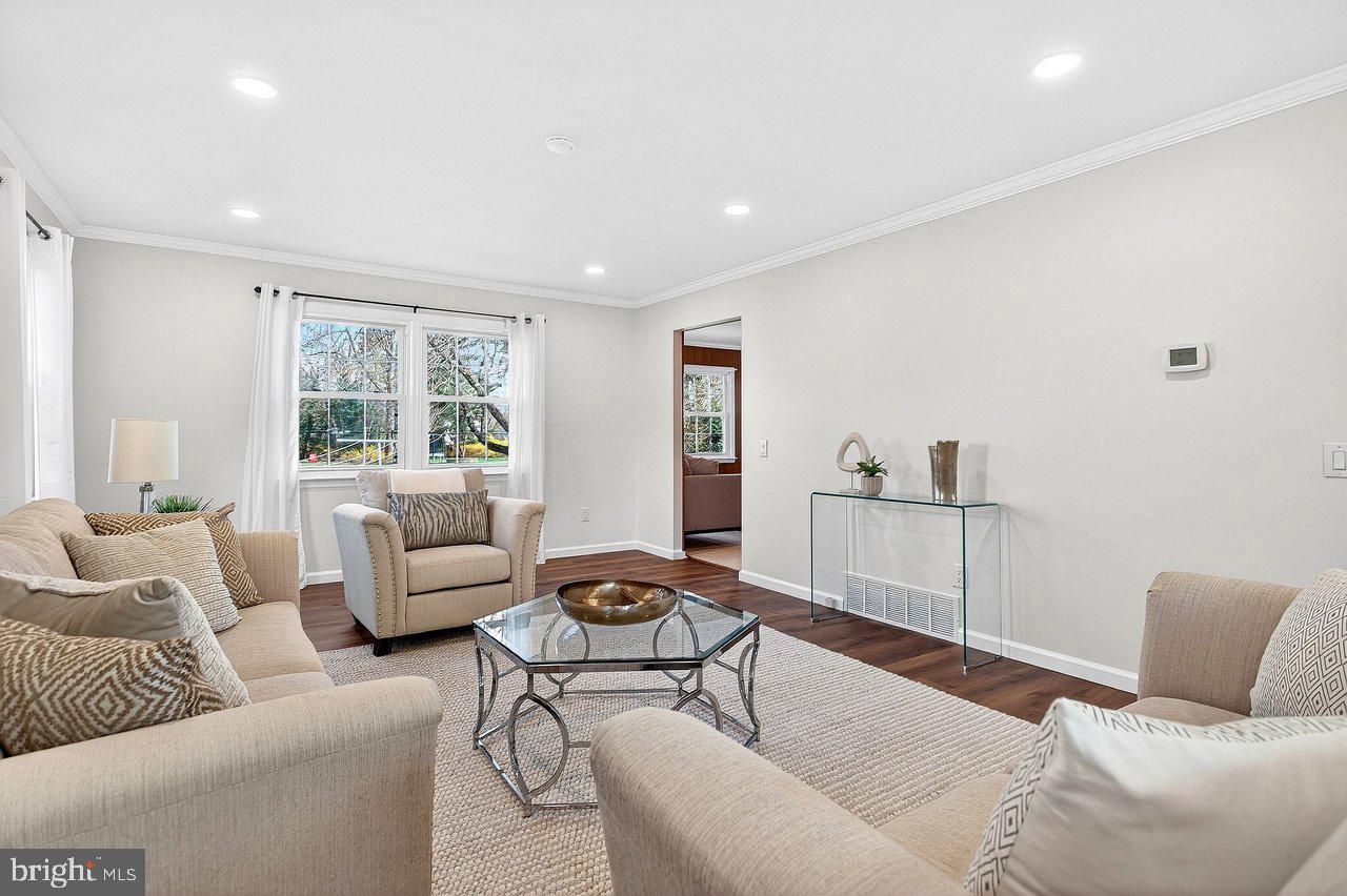 2 Springwood Drive Princeton Junction, NJ 08550 - Photo 5 of 38 Living room