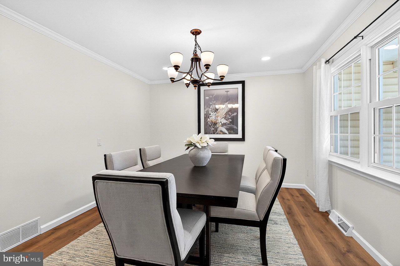 2 Springwood Drive Princeton Junction, NJ 08550 - Photo 8 of 38 Dining room