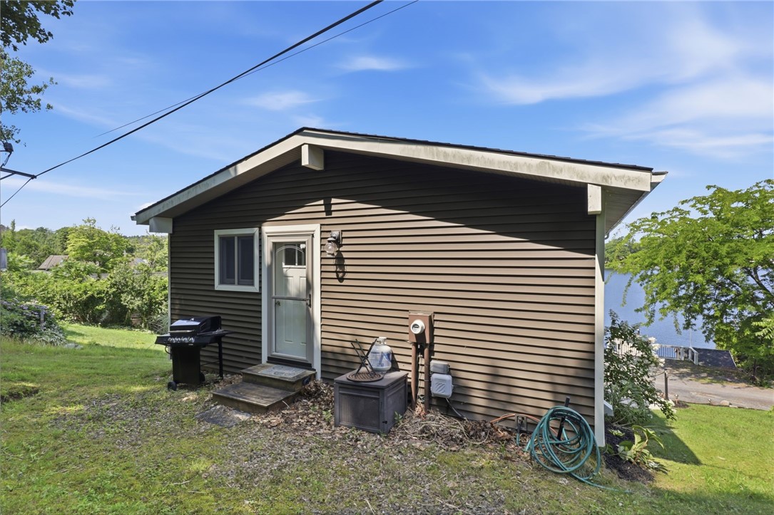 11642 Tompkins Point Road Huron, NY 14590 - Photo 6 of 48