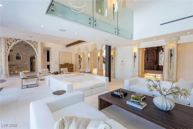 $28,000,000 | 2928 Coast Line Court, Las Vegas, NV 89117