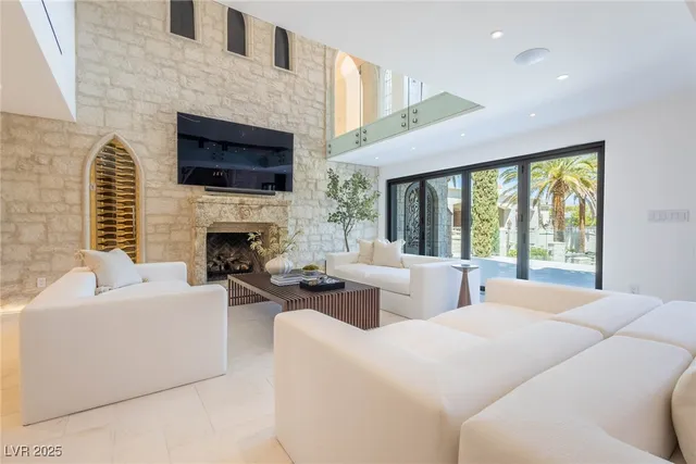 $28,000,000 | 2928 Coast Line Court, Las Vegas, NV 89117