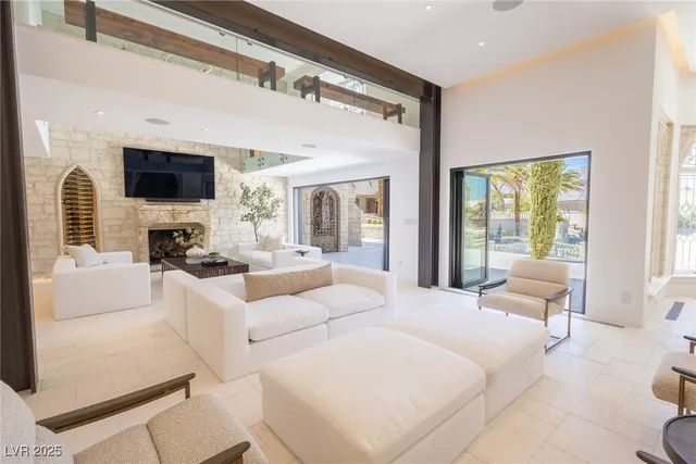 $28,000,000 | 2928 Coast Line Court, Las Vegas, NV 89117