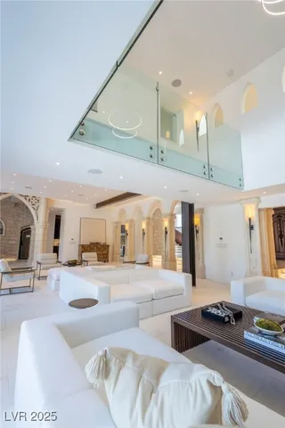 $28,000,000 | 2928 Coast Line Court, Las Vegas, NV 89117