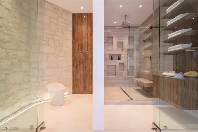 $28,000,000 | 2928 Coast Line Court, Las Vegas, NV 89117