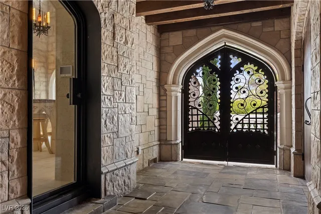 $28,000,000 | 2928 Coast Line Court, Las Vegas, NV 89117