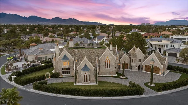 $28,000,000 | 2928 Coast Line Court, Las Vegas, NV 89117