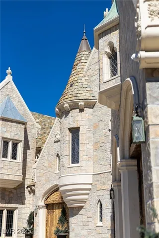 $28,000,000 | 2928 Coast Line Court, Las Vegas, NV 89117