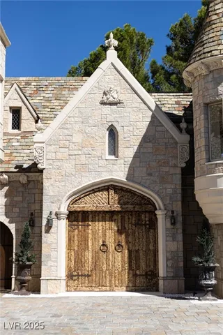 $28,000,000 | 2928 Coast Line Court, Las Vegas, NV 89117