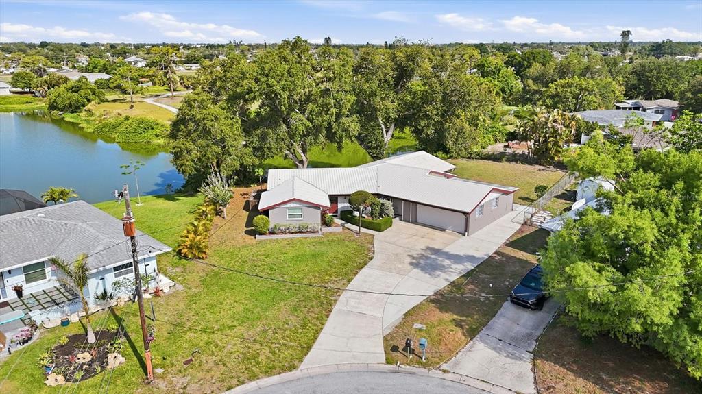 425 Driftwood Road Venice, FL 34293 - Photo 1 of 51