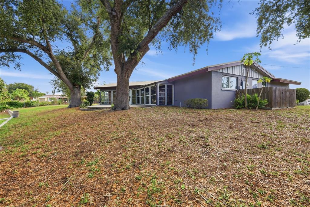 425 Driftwood Road Venice, FL 34293 - Photo 36 of 51