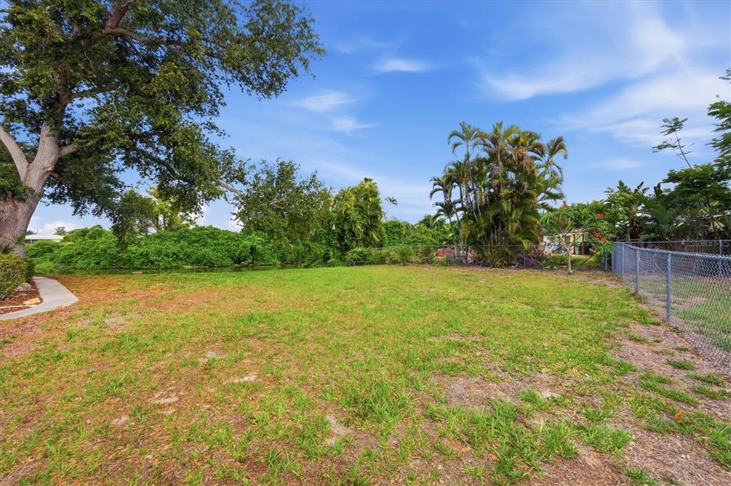 425 Driftwood Road Venice, FL 34293 - Photo 40 of 51
