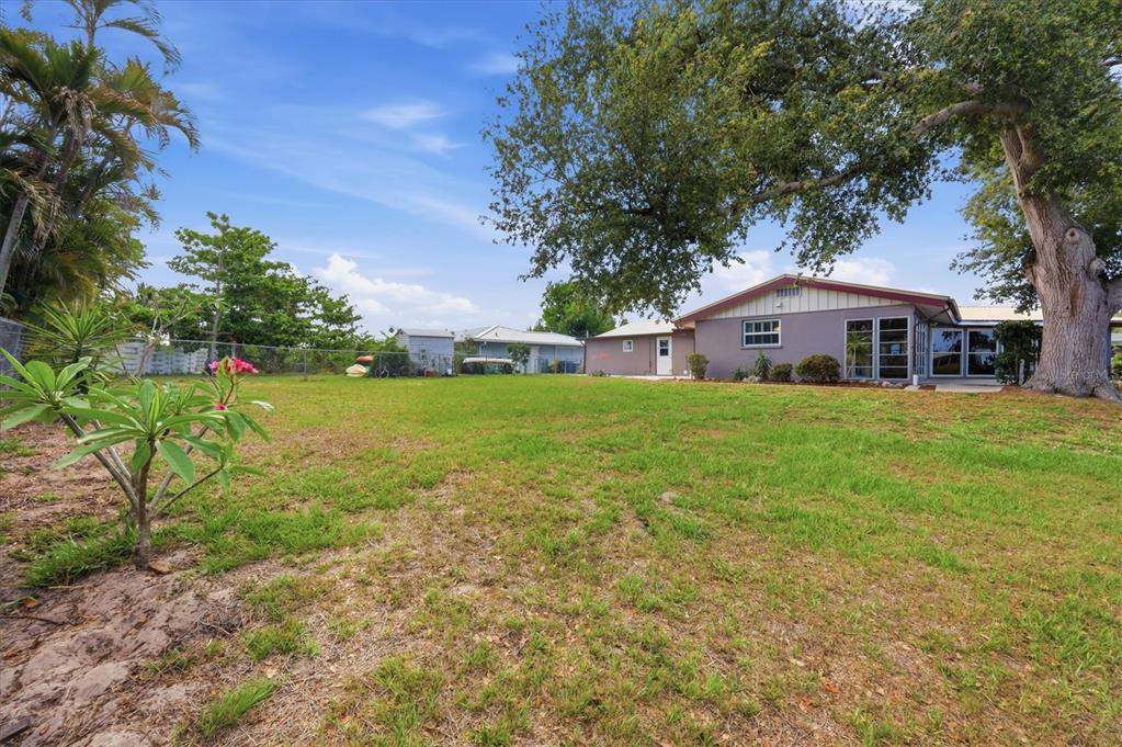 425 Driftwood Road Venice, FL 34293 - Photo 43 of 51