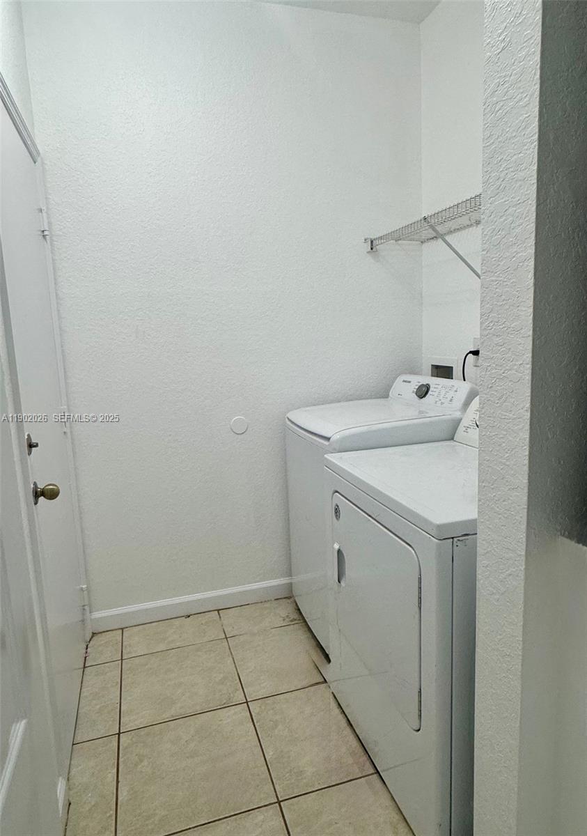 8841 Southwest 212th Terrace Cutler Bay, FL 33189 - Photo 16 of 17