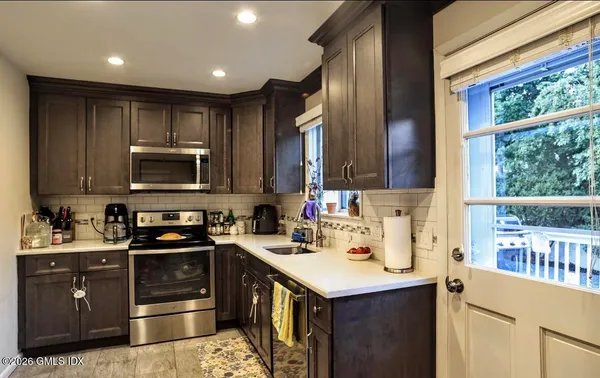 $4,500 | 31 Hollow Wood Lane, Unit A, Greenwich, CT 06831