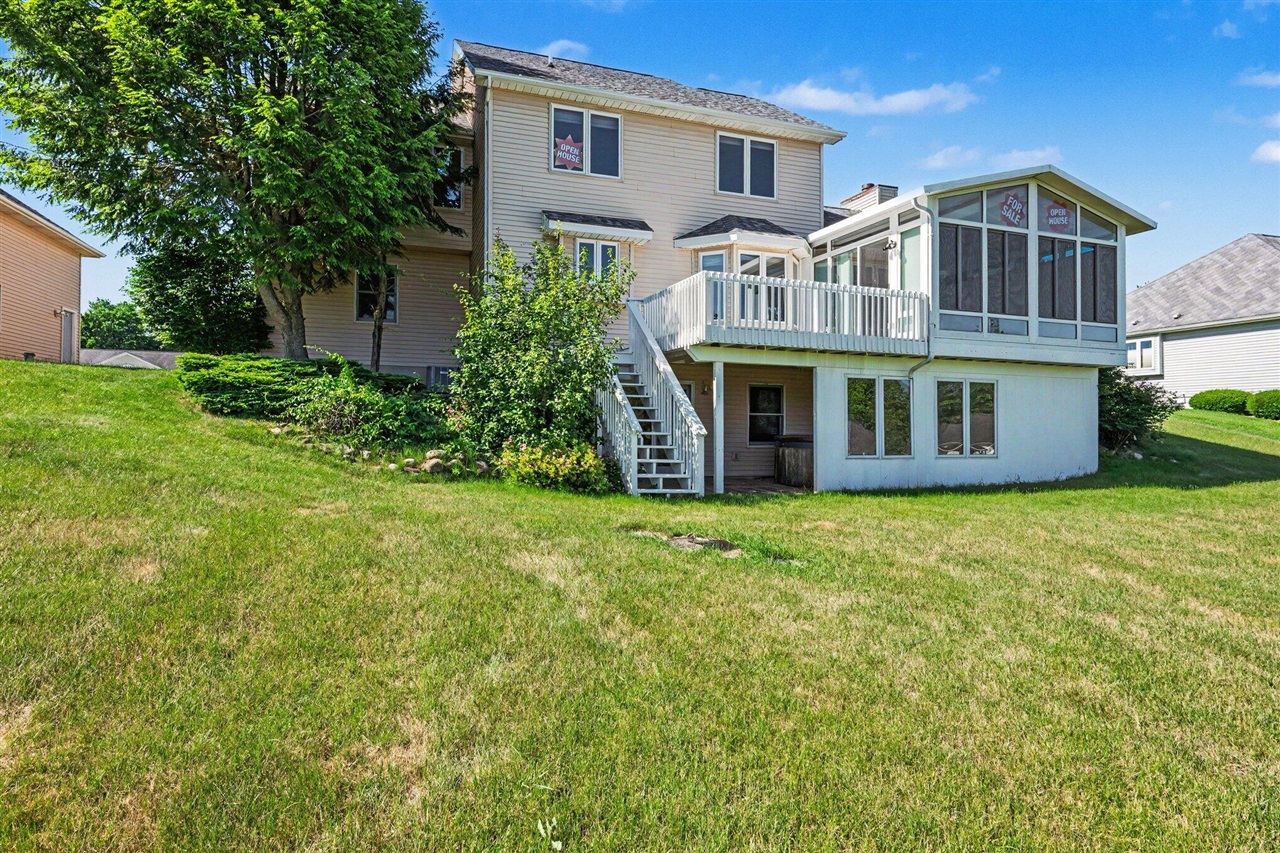 14 Blue Stone Ridge Battle Creek, MI 49014 - Photo 4 of 33