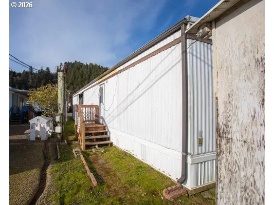 $35,000 | 1413 Hawthorne Avenue, Unit 32, Reedsport, OR 97467