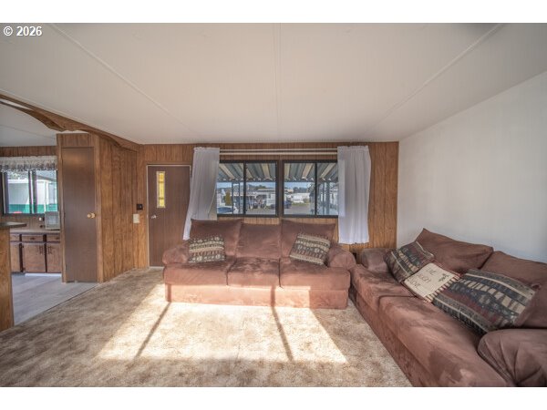 1413 Hawthorne Avenue, Unit 32 Reedsport, OR 97467 - Photo 4 of 22