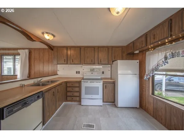 $35,000 | 1413 Hawthorne Avenue, Unit 32, Reedsport, OR 97467