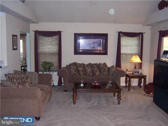 12 Brecht Road Hamilton, NJ 08690 - Photo 4 of 12 Living Room