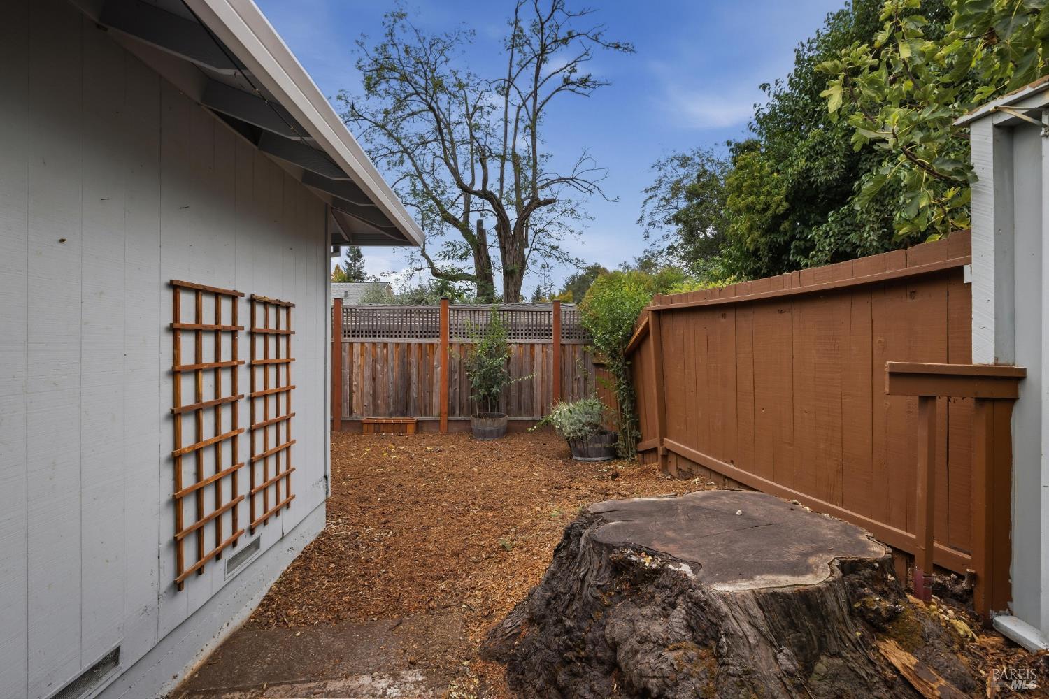 528-530 Nason Street Santa Rosa, CA 95401 - Photo 22 of 52 Back yard of the 2/1 unit