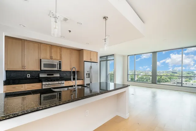 $725,000 | 900 20th Avenue South, Unit 1110, Nashville, TN 37212