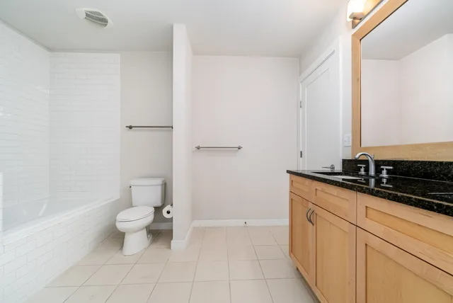 $725,000 | 900 20th Avenue South, Unit 1110, Nashville, TN 37212