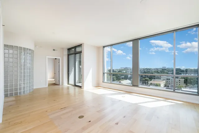 $725,000 | 900 20th Avenue South, Unit 1110, Nashville, TN 37212