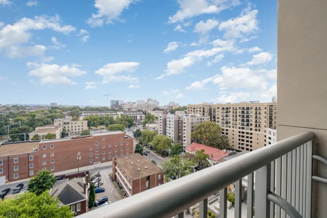$725,000 | 900 20th Avenue South, Unit 1110, Nashville, TN 37212