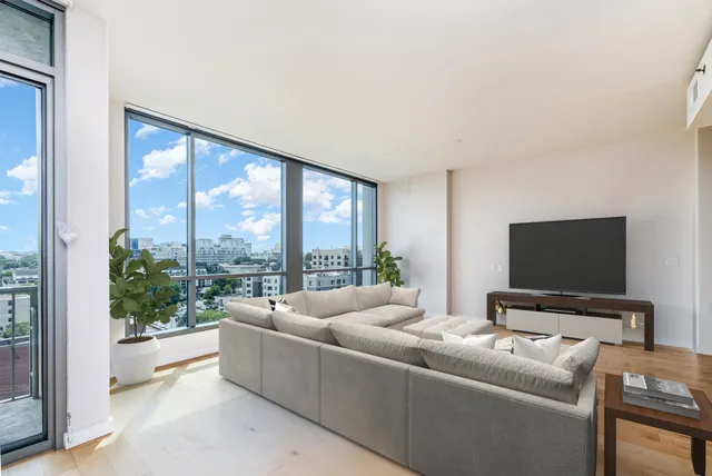 $725,000 | 900 20th Avenue South, Unit 1110, Nashville, TN 37212