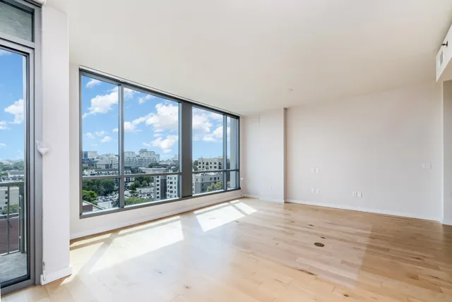 $725,000 | 900 20th Avenue South, Unit 1110, Nashville, TN 37212