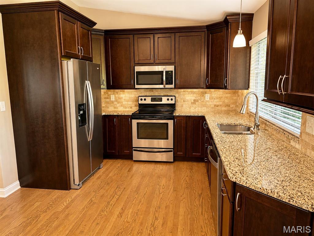 15362 Clayton Road Ballwin, MO 63011 - Photo 4 of 12