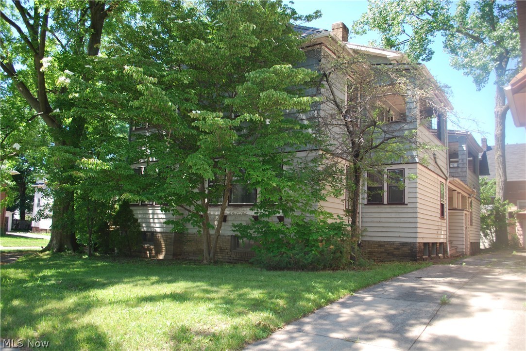 2133 Stillman Road Cleveland, OH 44118 - Photo 1 of 34 Gallery Image 1
