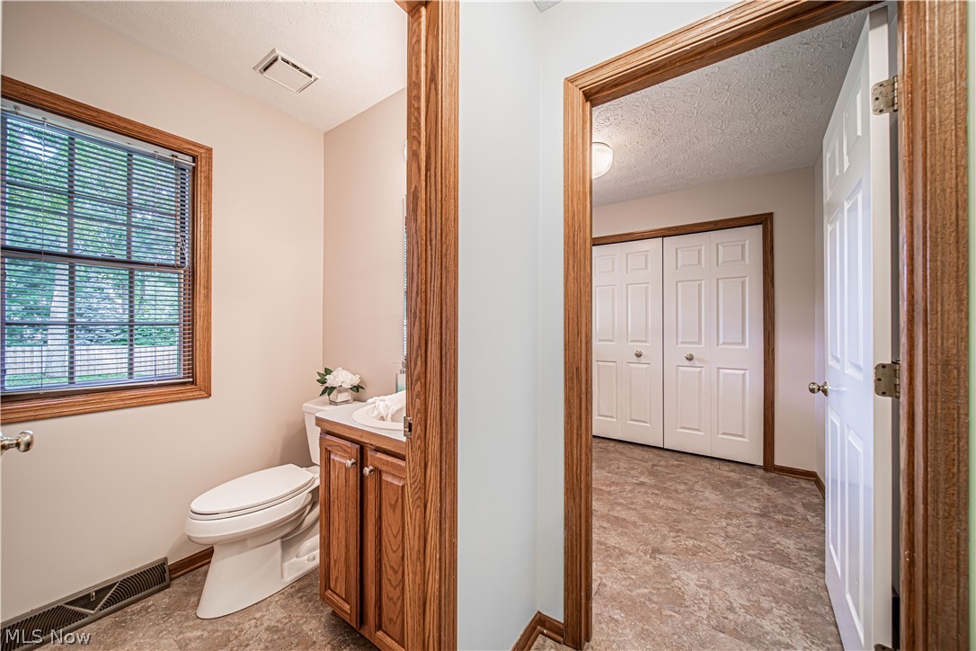 472 Miner Road Highland Heights, OH 44143 - Photo 13 of 35