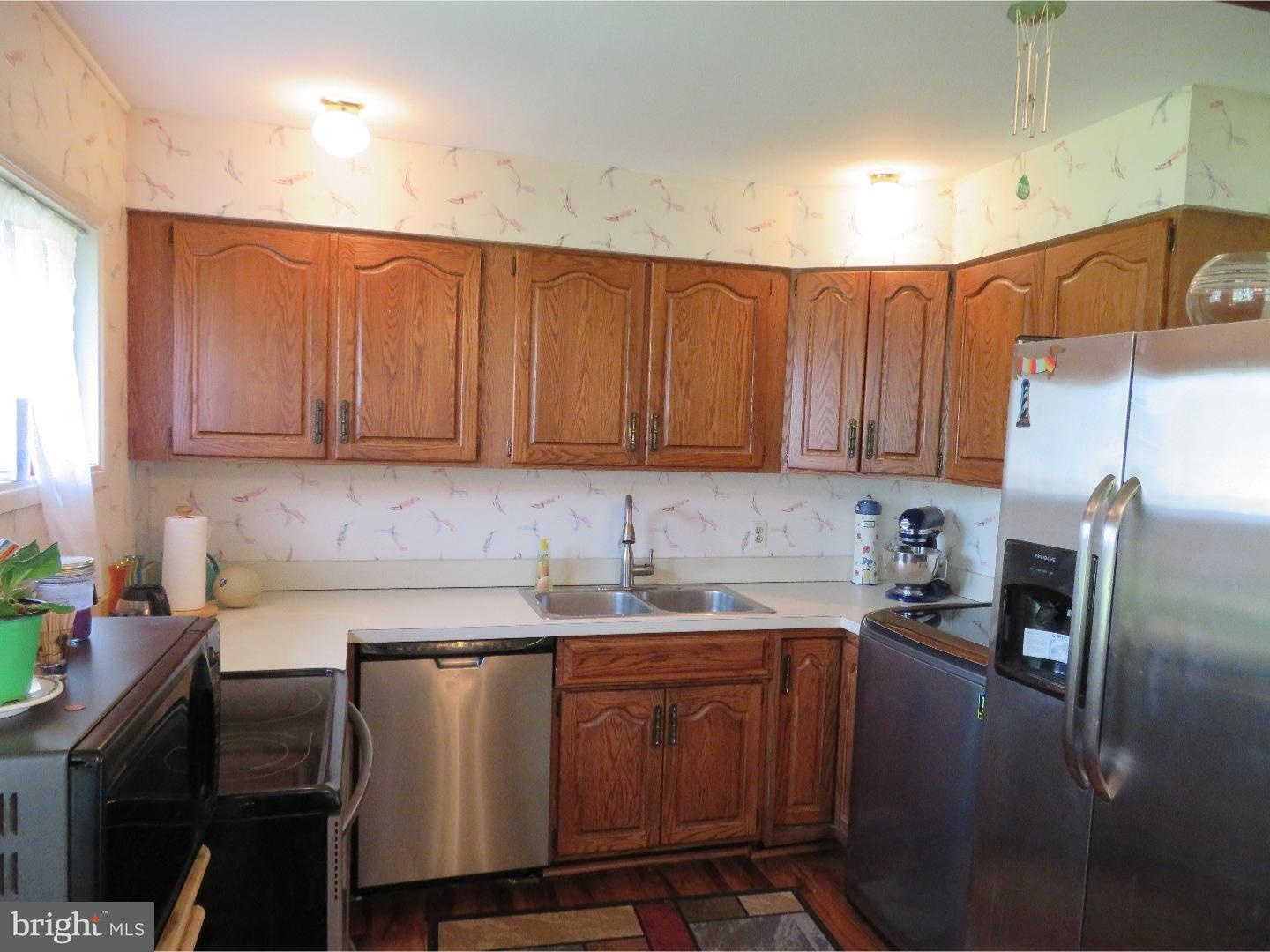 75 Candle Road Levittown, PA 19057 - Photo 2 of 15