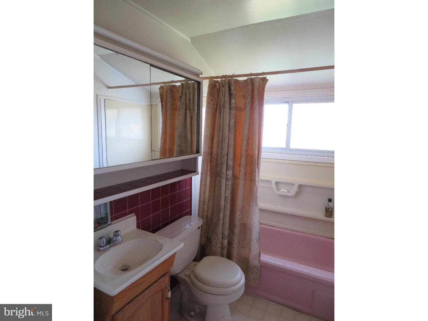 75 Candle Road Levittown, PA 19057 - Photo 13 of 15