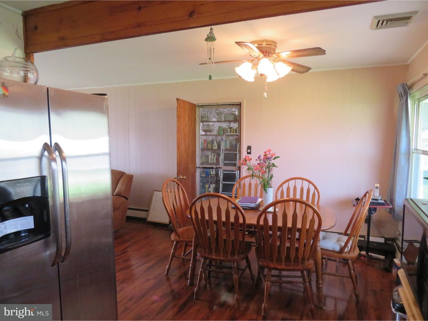75 Candle Road Levittown, PA 19057 - Photo 4 of 15