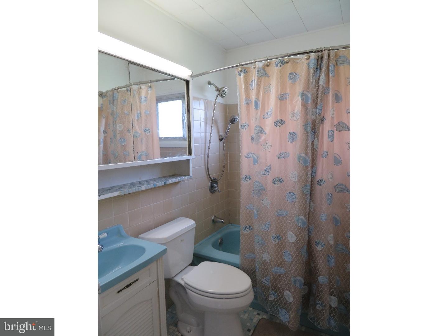 75 Candle Road Levittown, PA 19057 - Photo 10 of 15