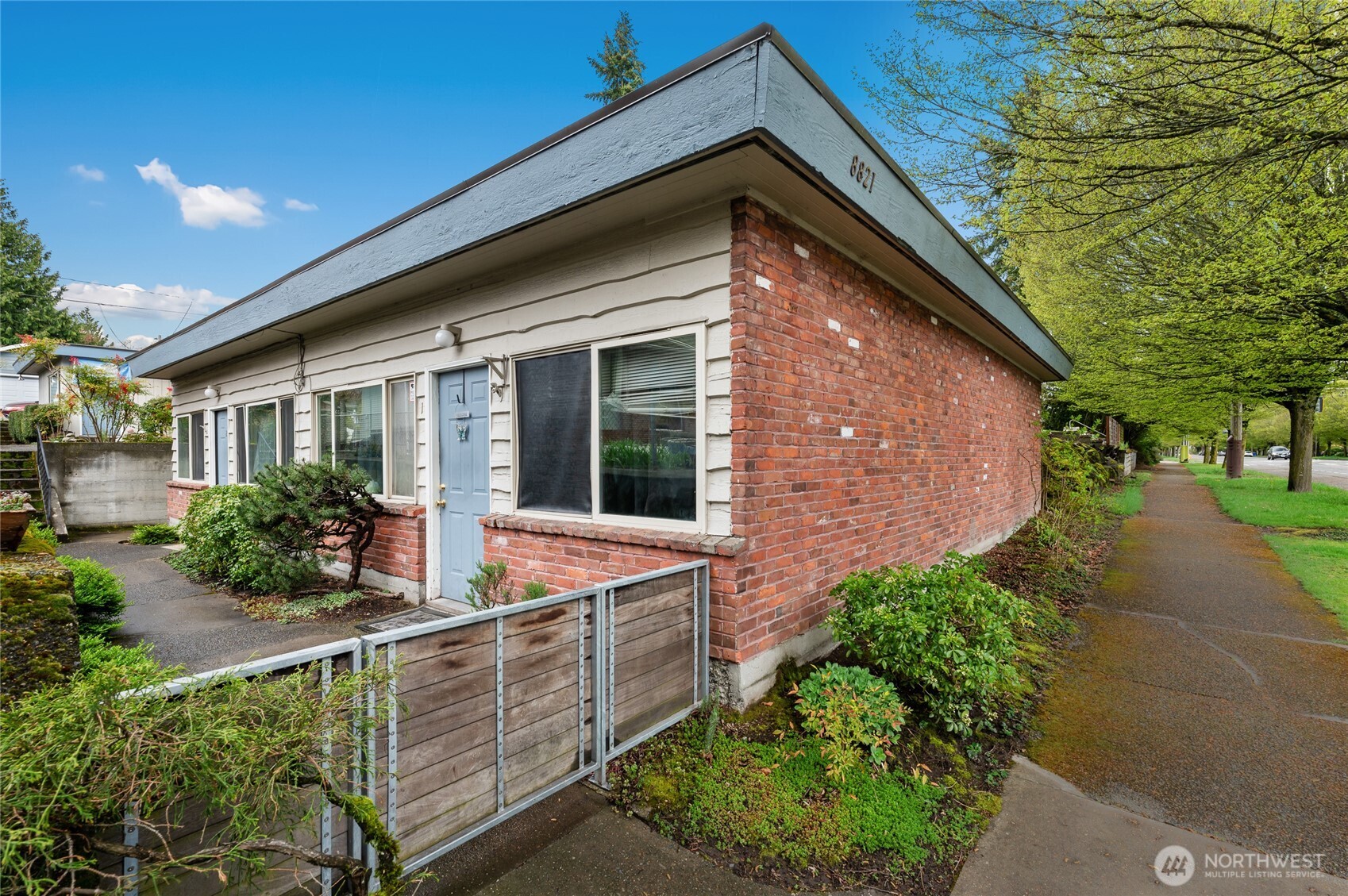 8821 35th Avenue Southwest Seattle, WA 98126 - Photo 1 of 30 Gallery Image 1