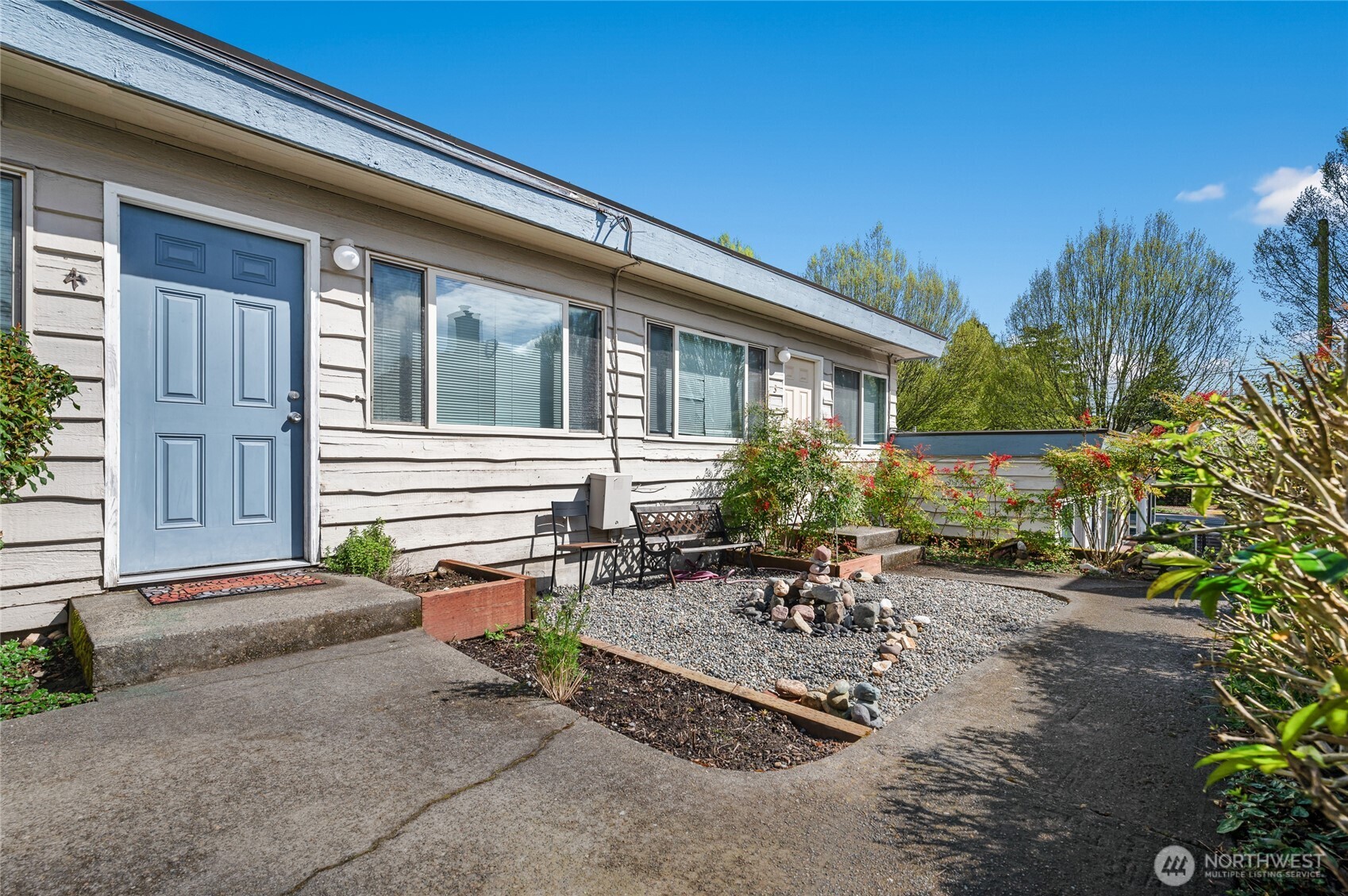 8821 35th Avenue Southwest Seattle, WA 98126 - Photo 3 of 30 Gallery Image 3