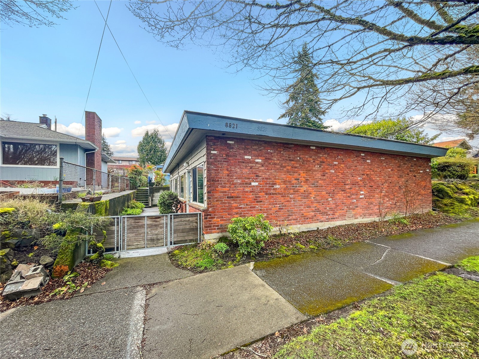 8821 35th Avenue Southwest Seattle, WA 98126 - Photo 4 of 30 Gallery Image 4