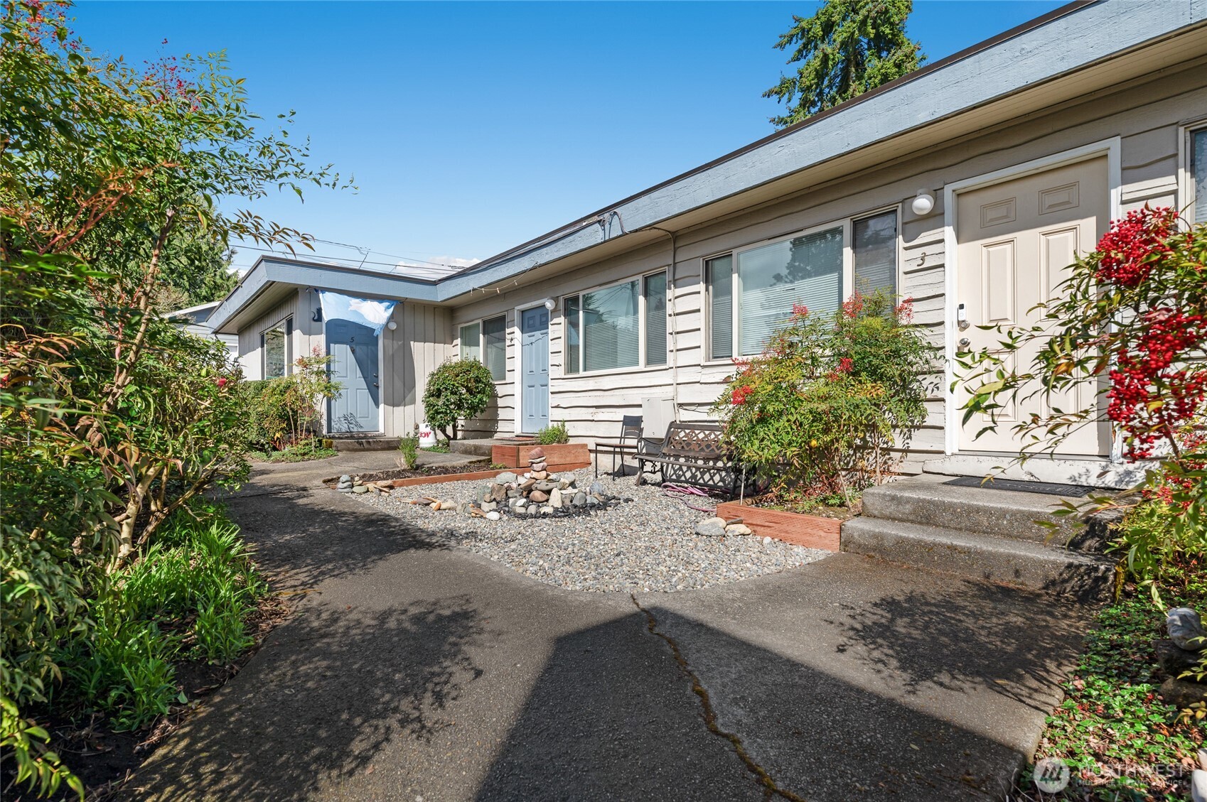 8821 35th Avenue Southwest Seattle, WA 98126 - Photo 5 of 30 Gallery Image 5