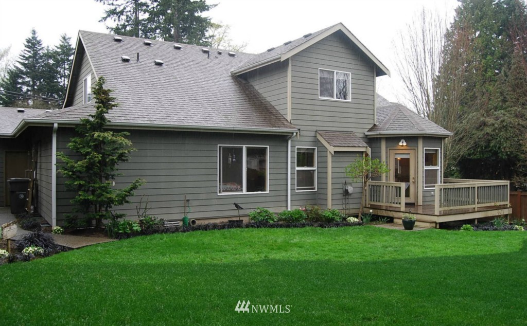 9423 Northeast 175th Street Bothell, WA 98011 - Photo 11 of 12 Gallery Image 11