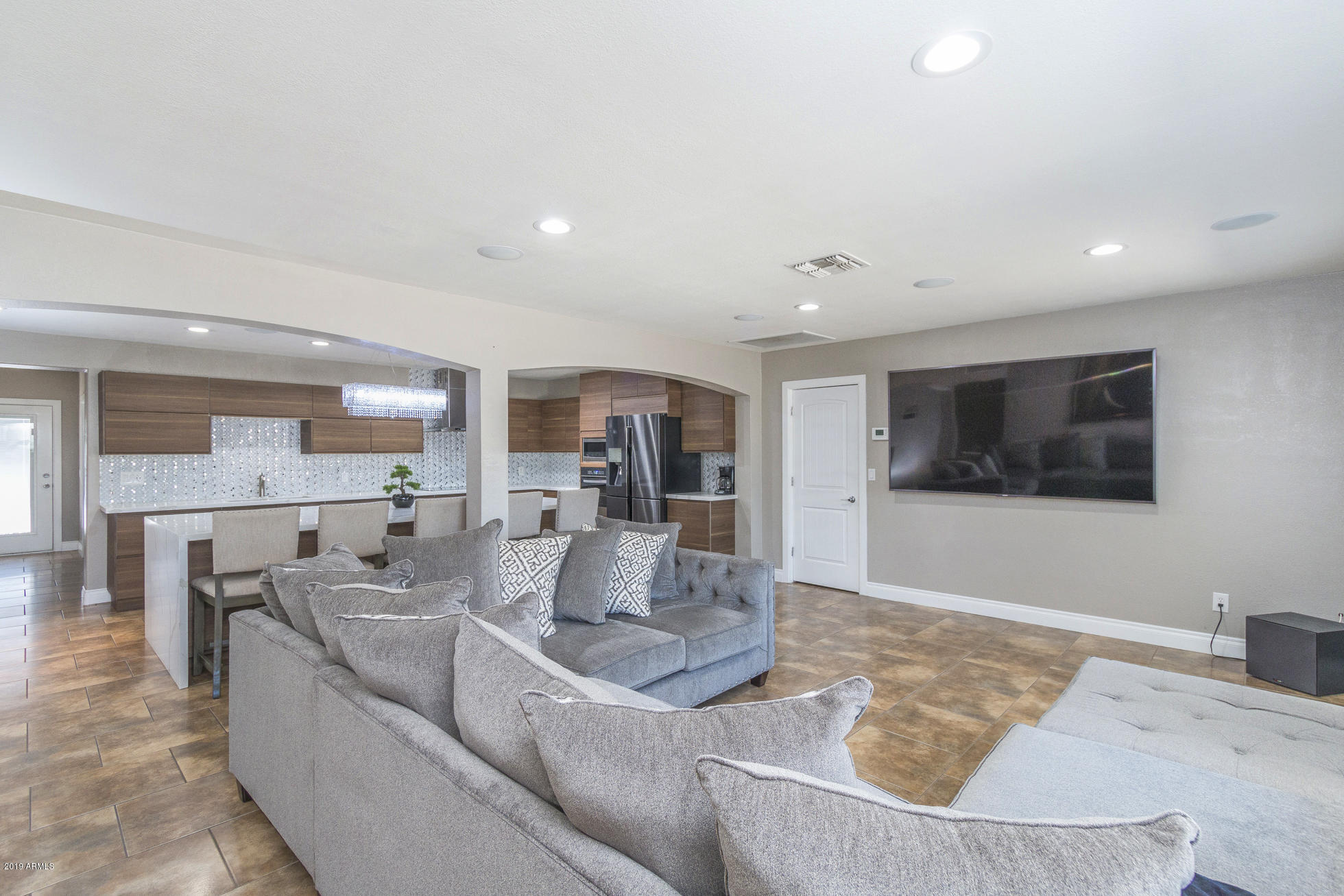 3637 East Almeria Road Phoenix, AZ 85008 - Photo 4 of 33 4) GREAT ROOM