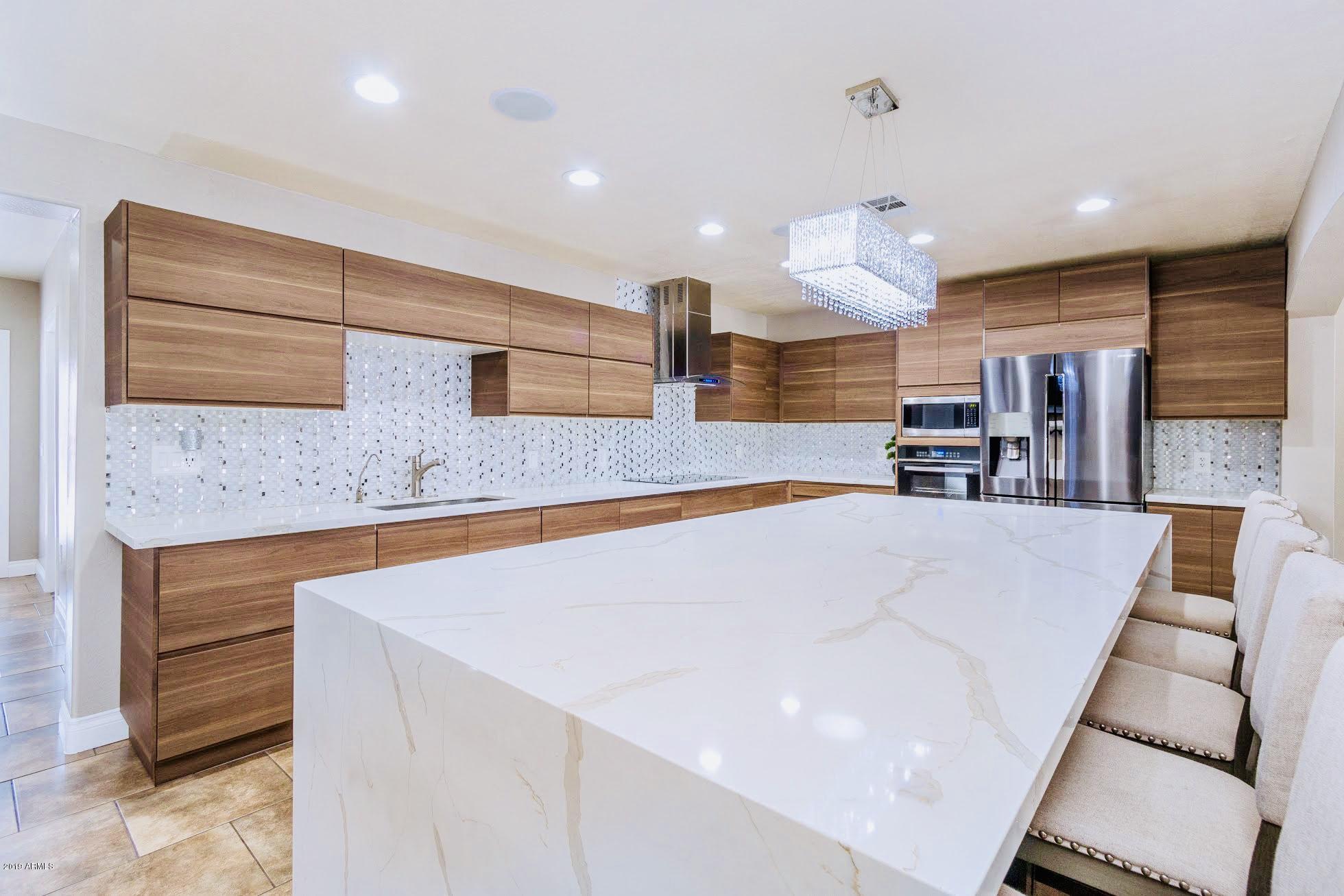 3637 East Almeria Road Phoenix, AZ 85008 - Photo 6 of 33 6) KITCHEN