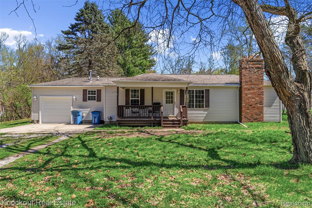 9060 North McKinley Road Flushing, MI 48433 - Photo 2 of 28